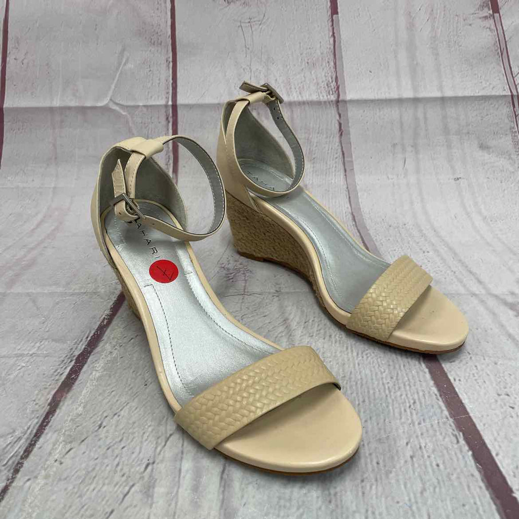 Tahari Shoe Size 7 Sandals