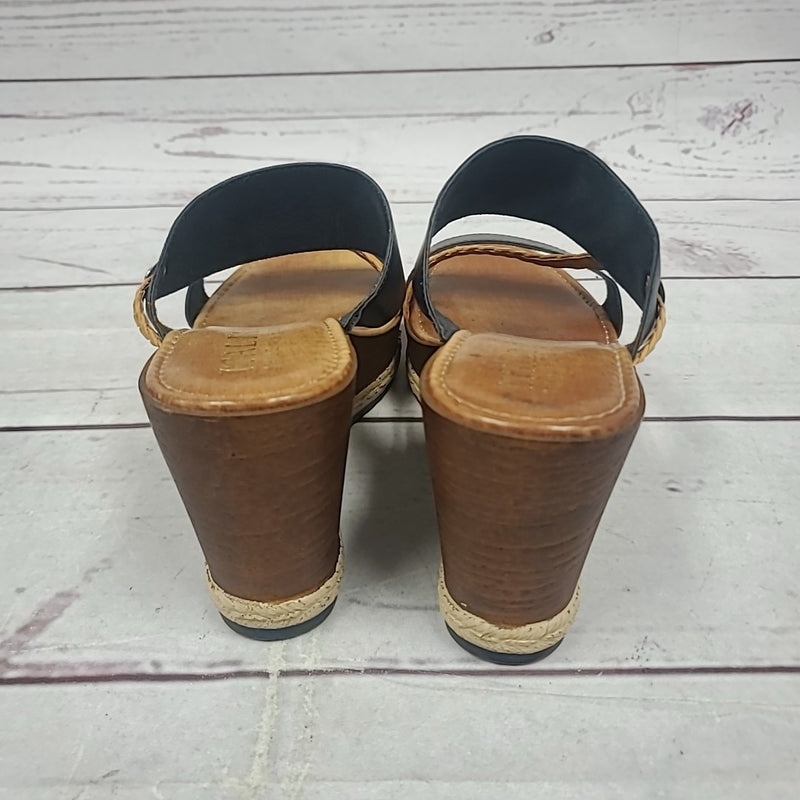 Italian Shoemakers Shoe Size 9.5 Sandals